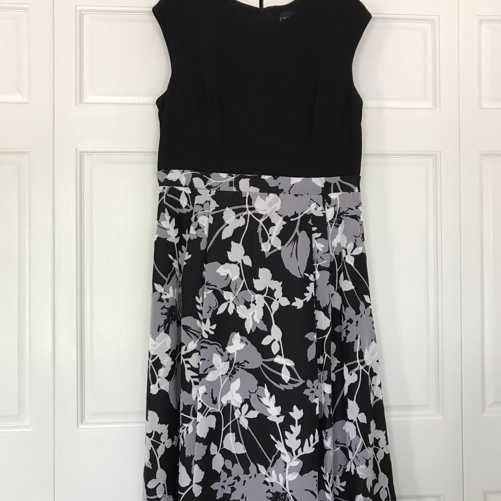 Alex Evenings Gown - Picture 6 of 16